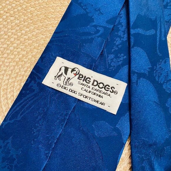 Big Dogs Big Kahuna Beach Warrior Surfboard Men's 100% Silk Tie - Picture 3 of 4